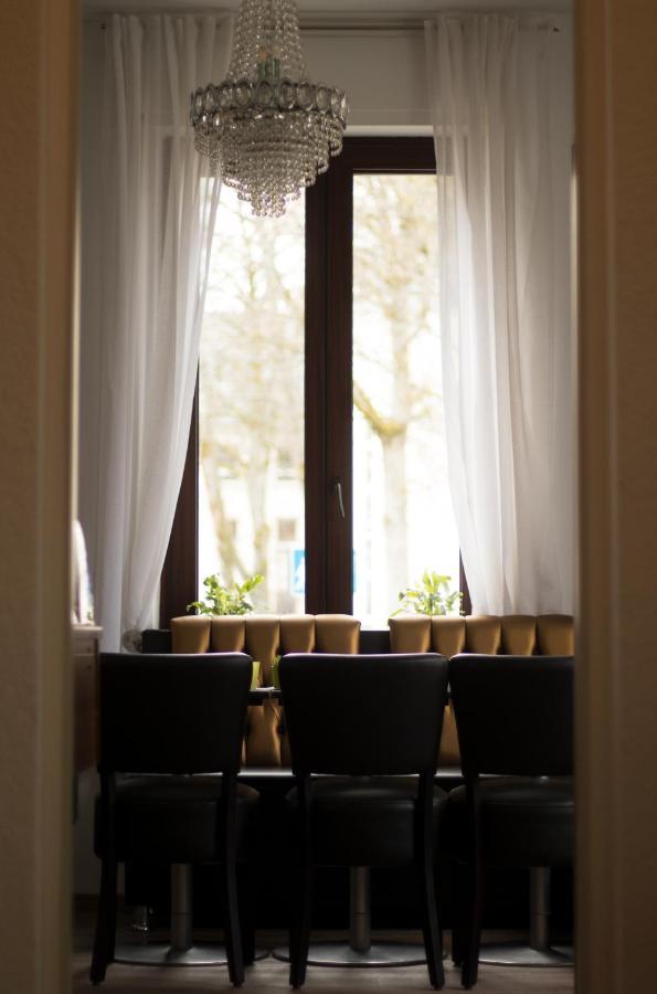 Lazarus Hotel & Restaurant 뤼덴샤이드 외부 사진